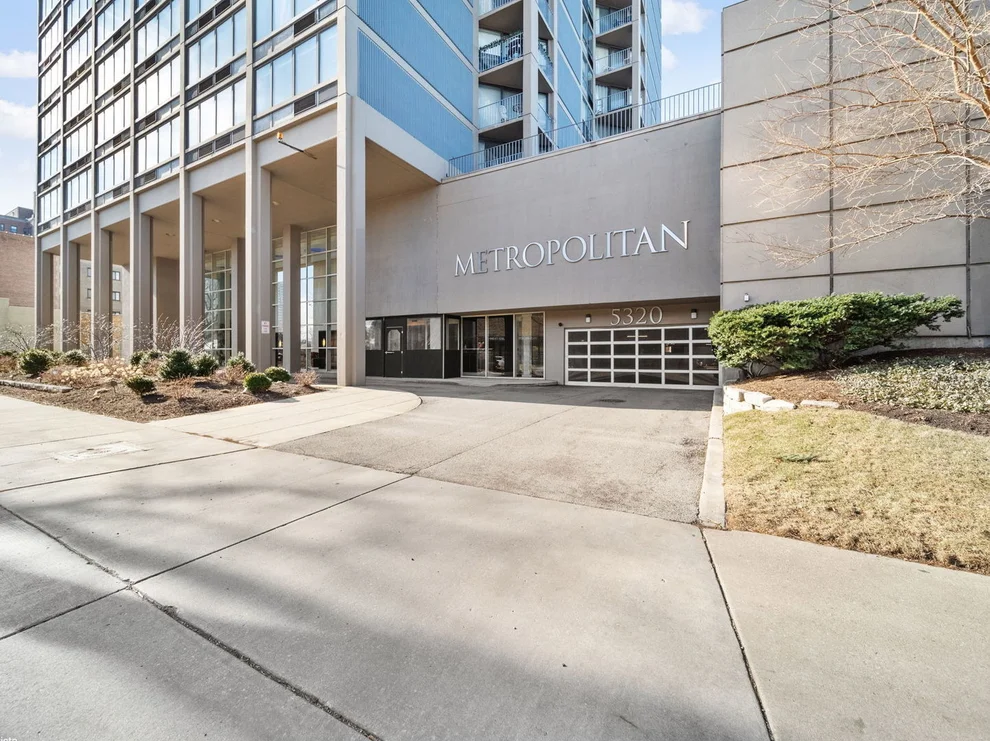 Unit for sale at 5320 N Sheridan Road, Chicago, IL 60640
