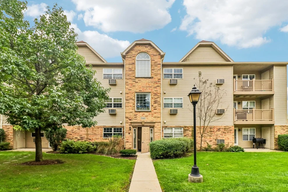 Unit for sale at 1443 Spring Brook Court, Round Lake Beach, IL 60073
