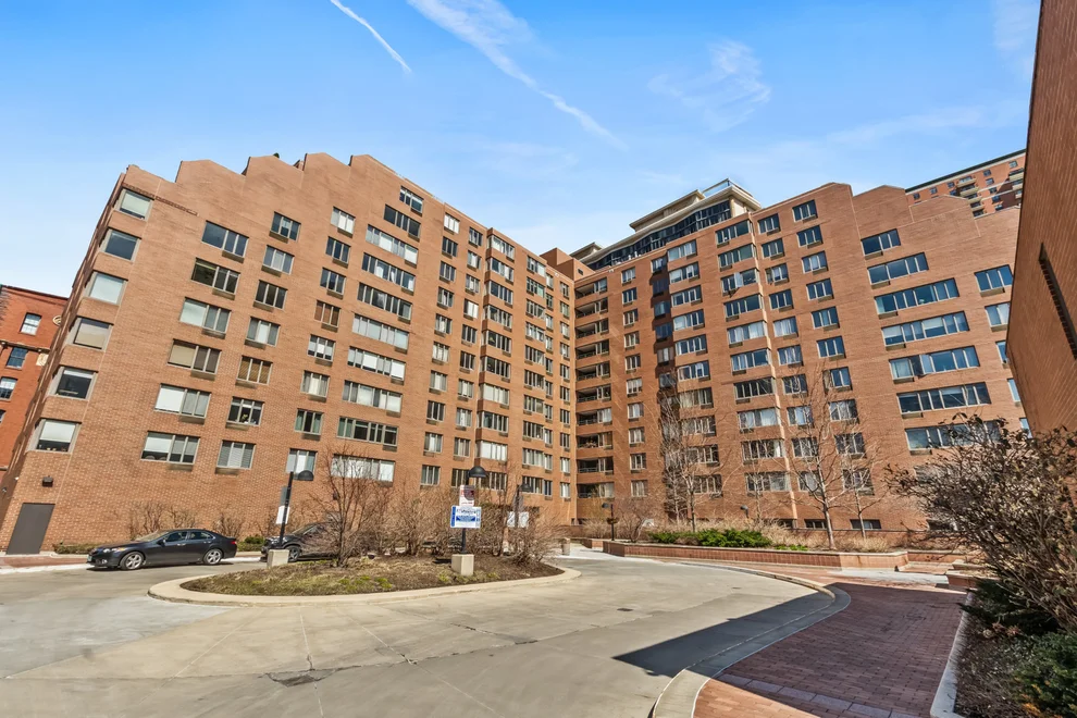 Unit for sale at 801 S PLYMOUTH Court, Chicago, IL 60605