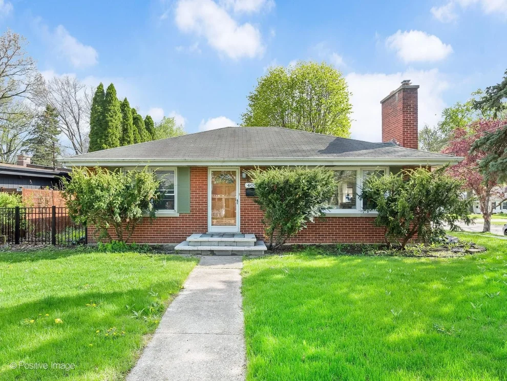 Unit for sale at 405 Greenfield Avenue, Glen Ellyn, IL 60137