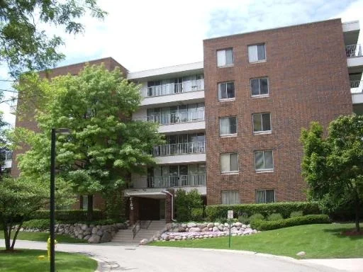 Unit for sale at 4100 Triumvera Drive, GLENVIEW, IL 60025