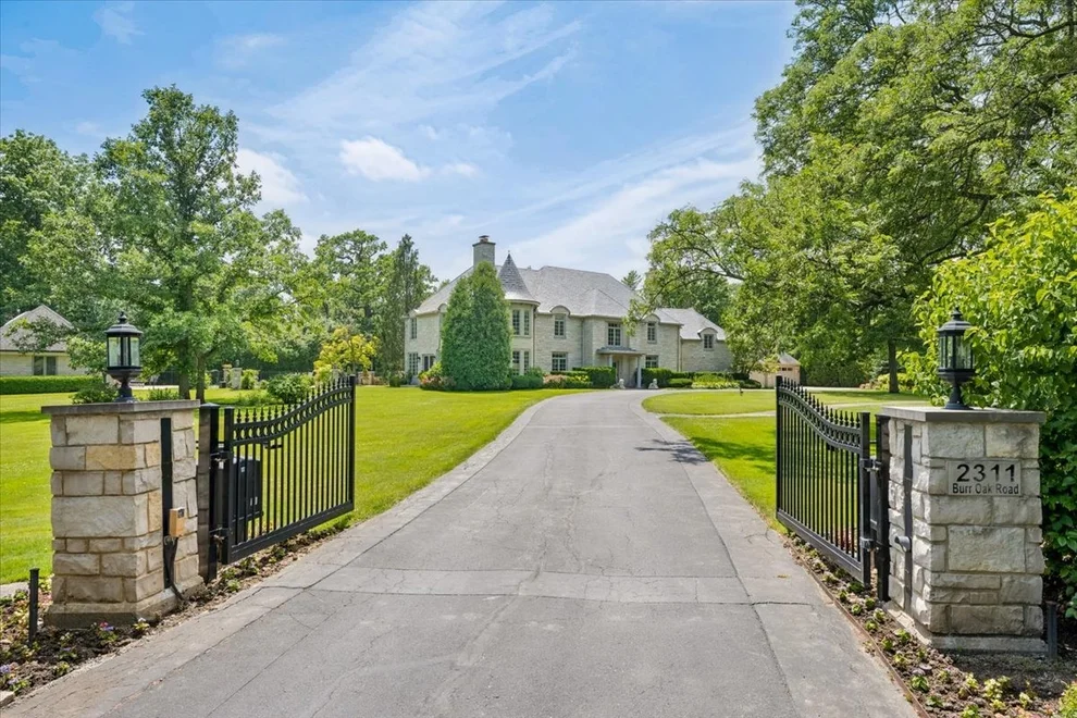 Unit for sale at 2311 Burr Oak, Northfield, IL 60093