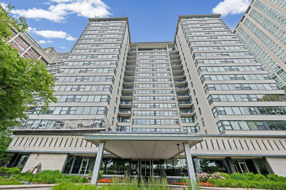 Unit for sale at 3430 N LAKE SHORE Drive, Chicago, IL 60657