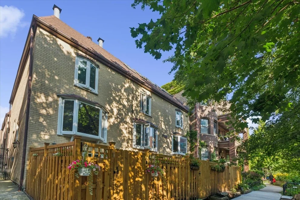 Unit for sale at 2856 N Burling Street, Chicago, IL 60657