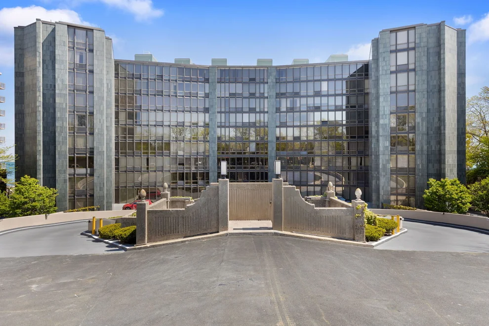 Unit for sale at 1420 Sheridan Road, Wilmette, IL 60091
