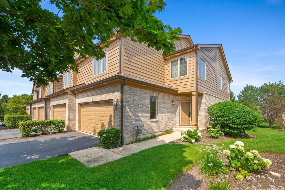 Unit for sale at 146 Santa Fe Lane, Willow Springs, IL 60480