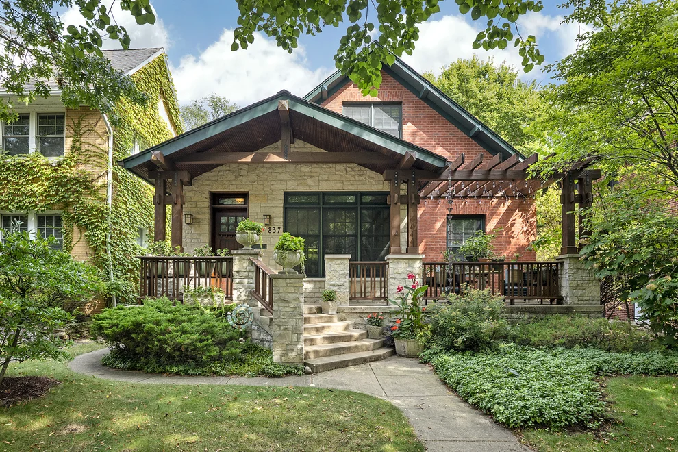 Unit for sale at 837 Lincoln Street, Evanston, IL 60201