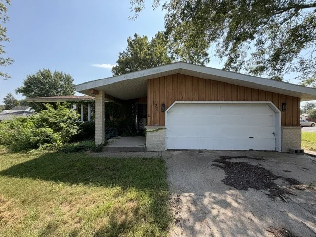 Unit for sale at 120 W Pacific Street, Essex, IL 60935