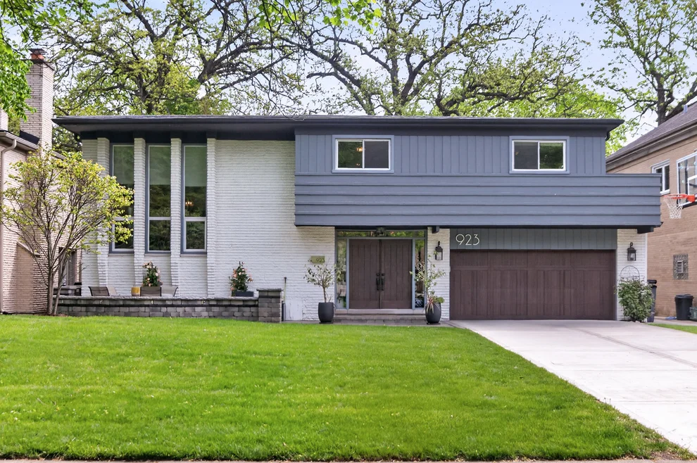 Unit for sale at 923 Park Avenue, River Forest, IL 60305