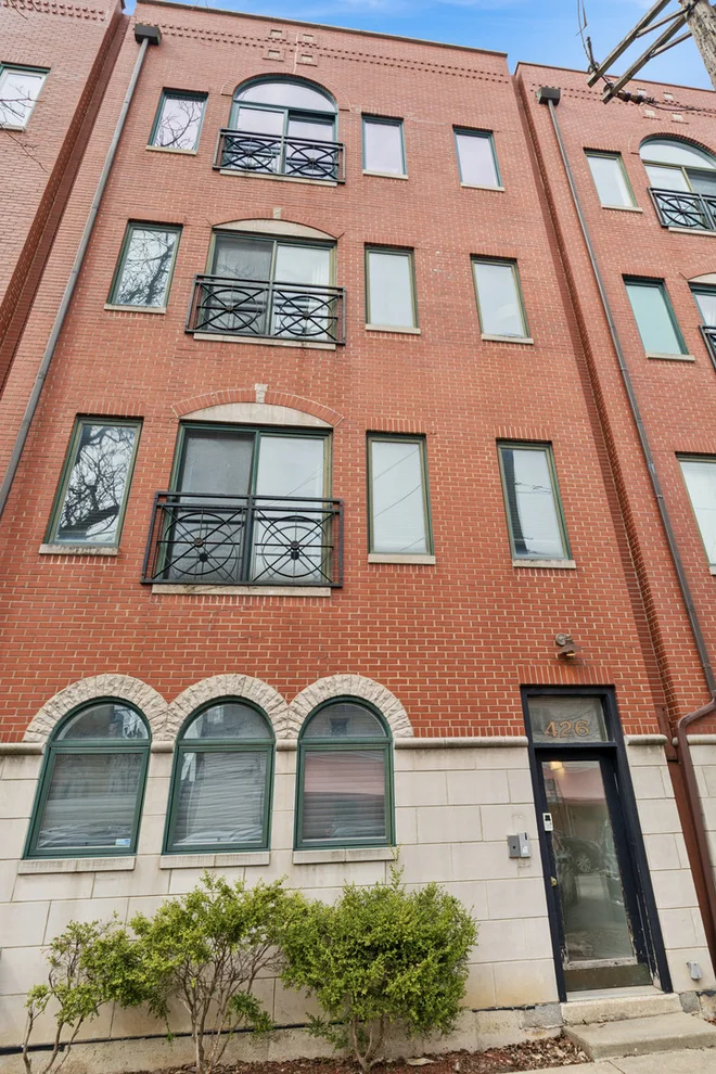 Unit for sale at 426 N NOBLE Street, Chicago, IL 60642