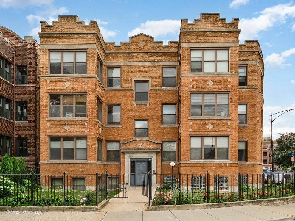 Unit for sale at 4754 N DOVER Street, Chicago, IL 60640