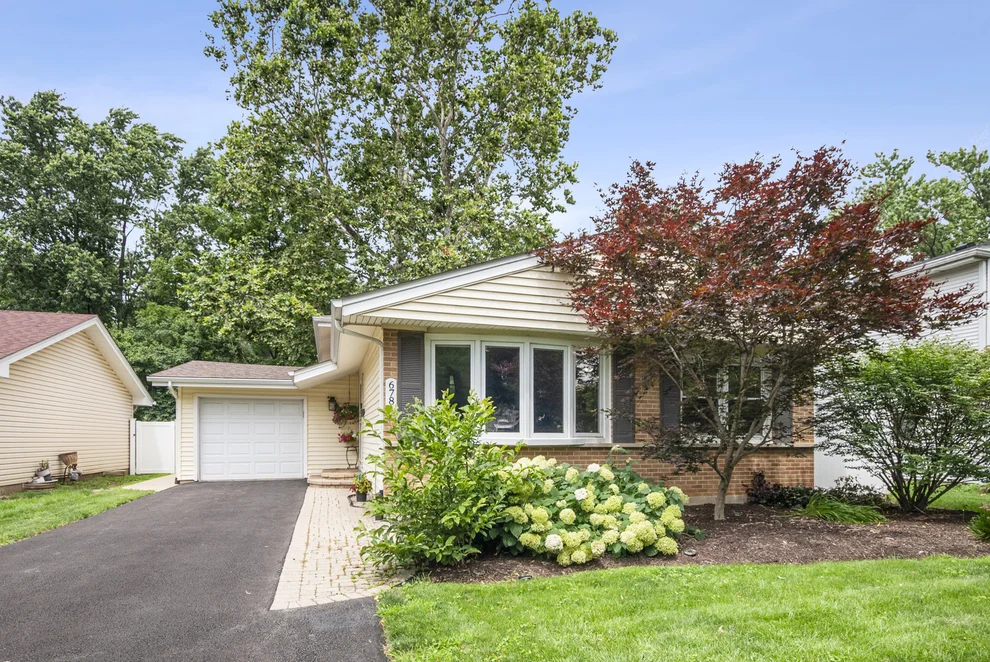 Unit for sale at 678 Sheehan Avenue, Glen Ellyn, IL 60137