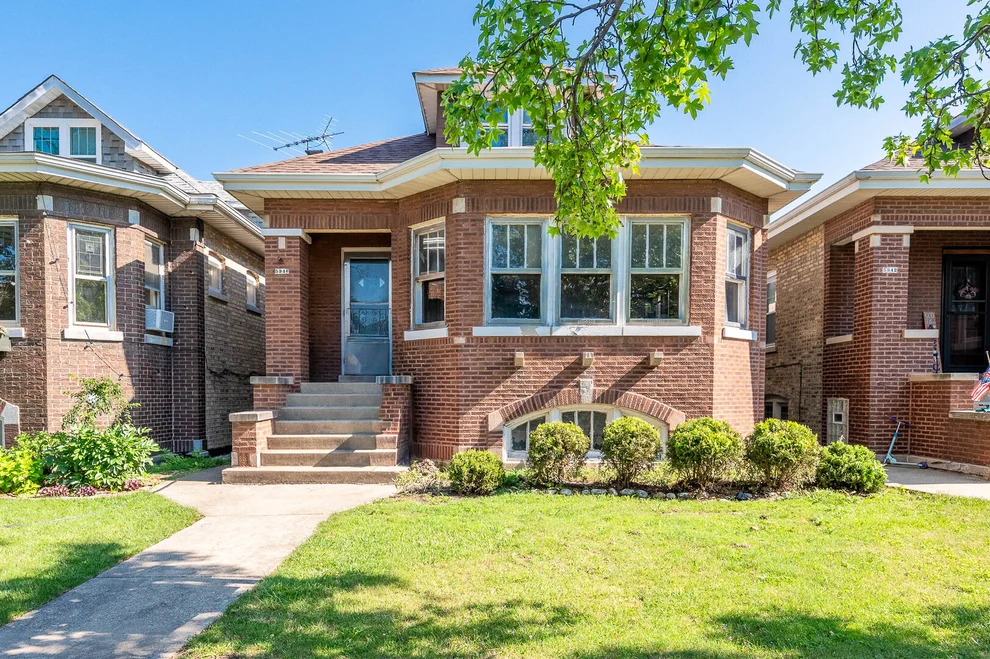 Unit for sale at 5346 W School Street, Chicago, IL 60641
