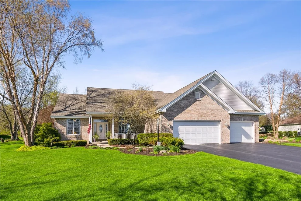 Unit for sale at 177 Titleist Trail, Poplar Grove, IL 61065