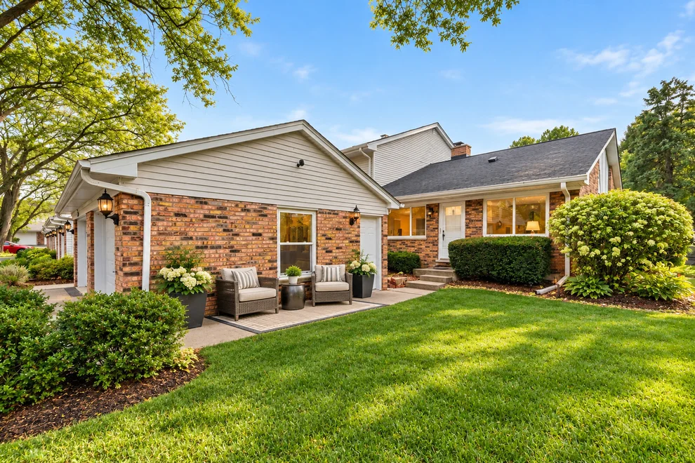 Unit for sale at 2001 Pepper Valley Drive, Geneva, IL 60134