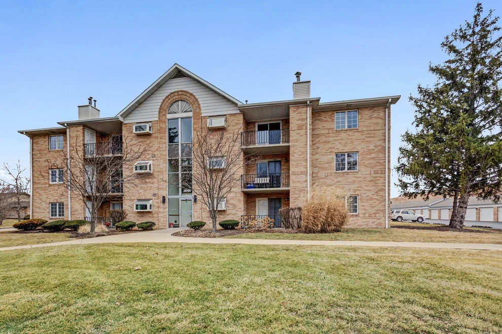 Unit for sale at 3048 Matthew Lane, Homewood, IL 60430