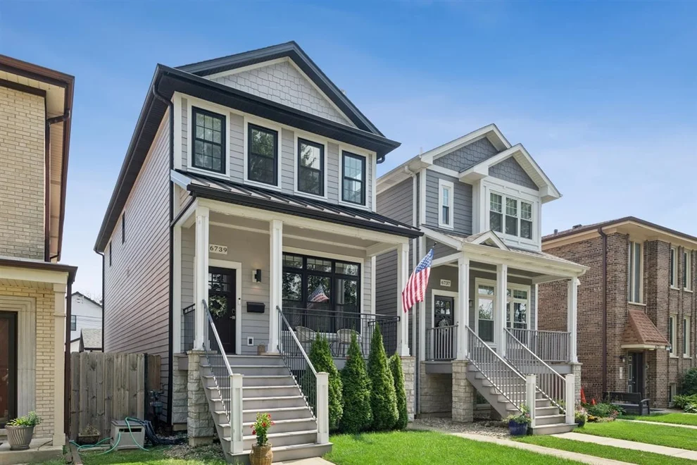 Unit for sale at 6739 N Oxford Avenue, Chicago, IL 60631