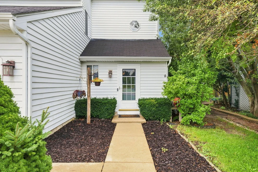 Unit for sale at 1022 Midlane Drive, Aurora, IL 60505