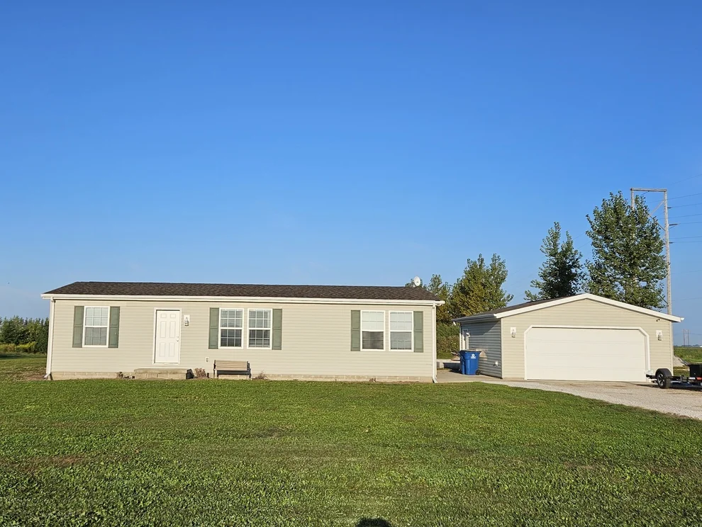 Unit for sale at 2797 County Road 1700 N, Ogden, IL 61859