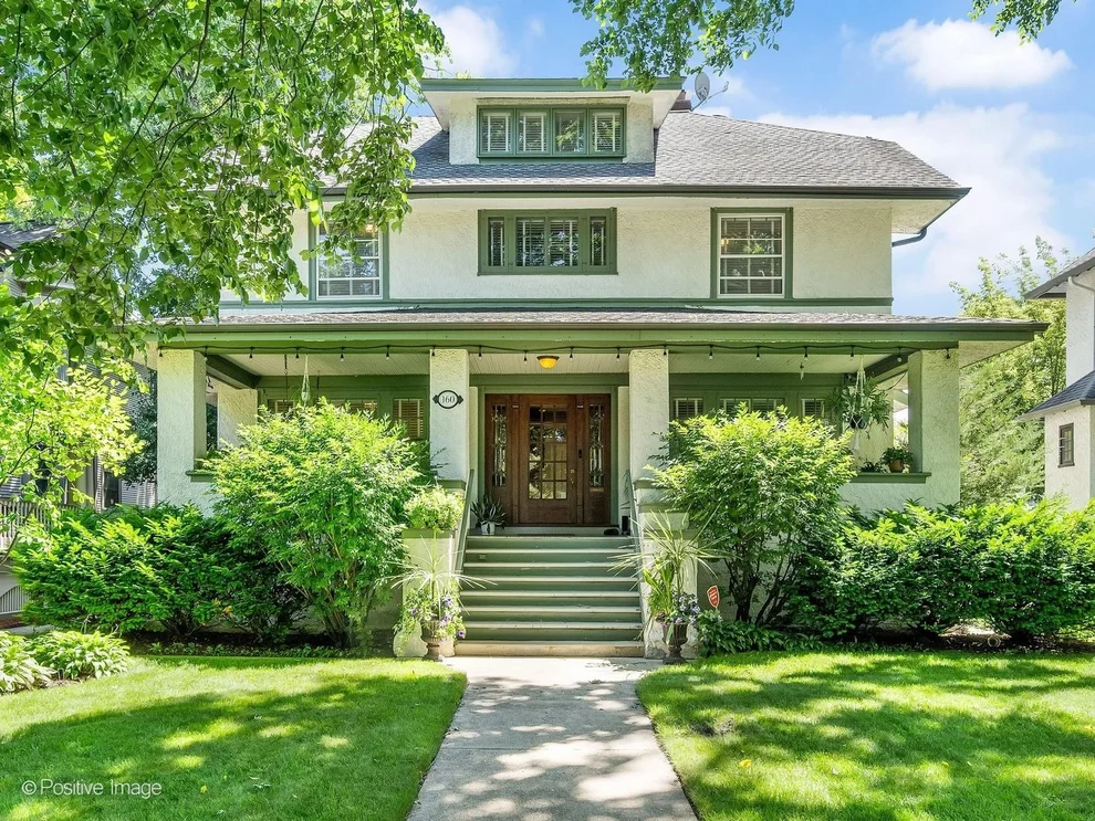 Unit for sale at 160 N Elmwood Avenue, Oak Park, IL 60302