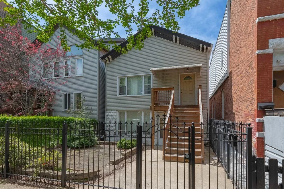 Unit for sale at 2818 S Wells Street, Chicago, IL 60616