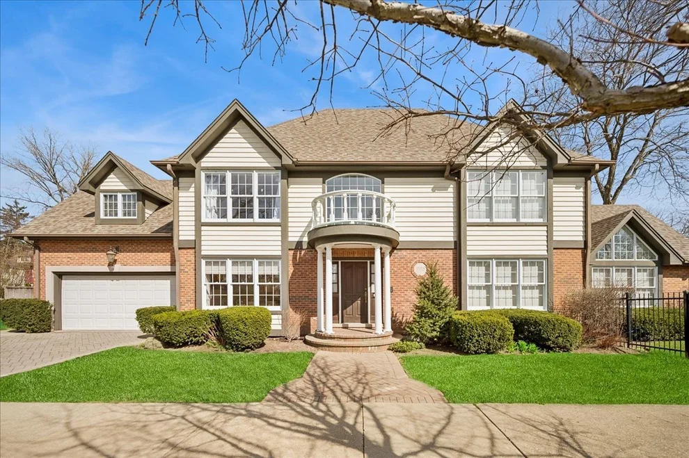 Unit for sale at 995 Oak Street, Winnetka, IL 60093