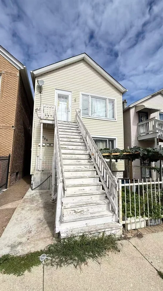 Unit for sale at 306 W 30th Street, Chicago, IL 60616