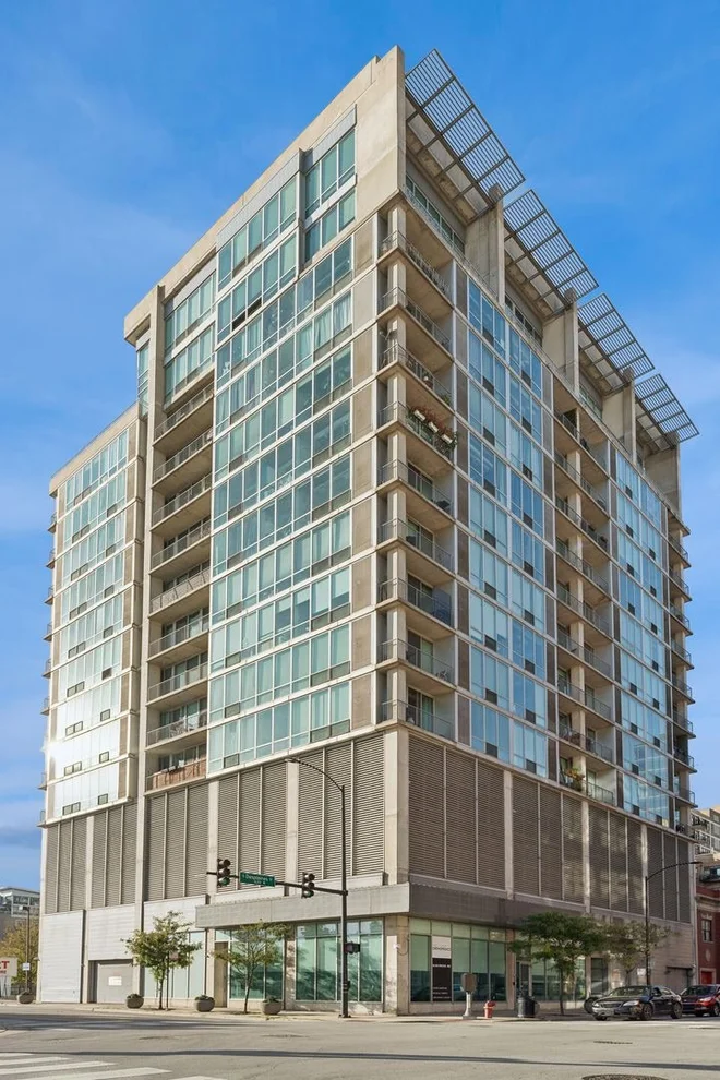 Unit for sale at 700 W Van Buren Street, Chicago, IL 60607