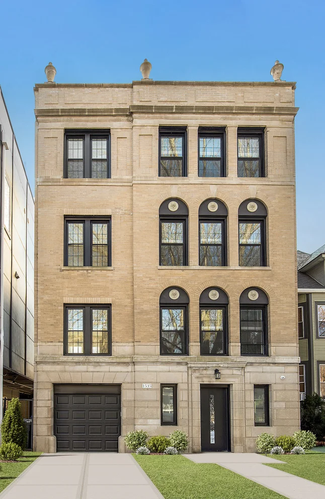 Unit for sale at 1535 W Estes Avenue, Chicago, IL 60626