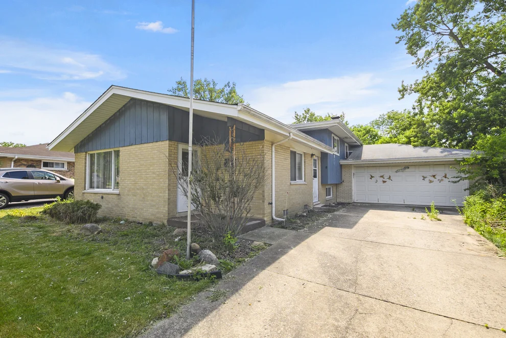 Unit for sale at 16412 George Drive, Oak Forest, IL 60452