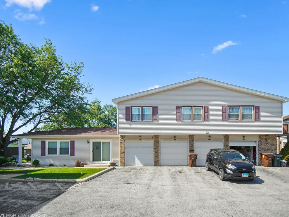 Unit for sale at 19536 115th Avenue, Mokena, IL 60448