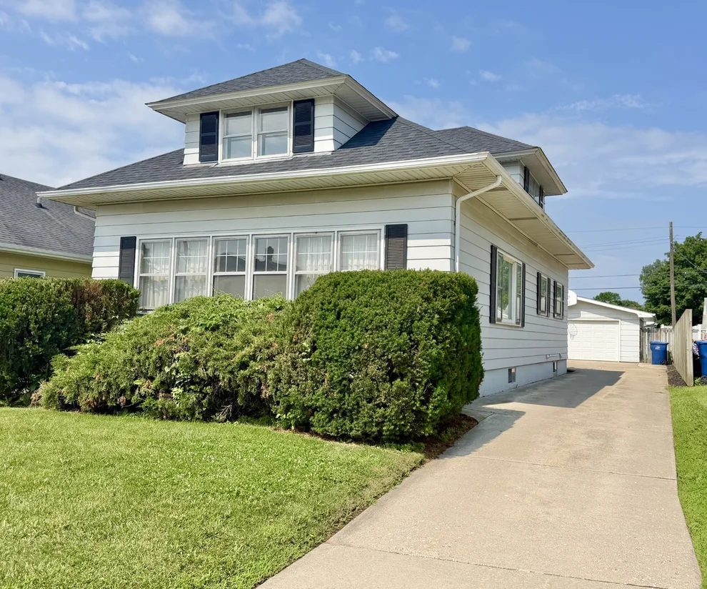 Unit for sale at 1511 St Vincents Avenue, Lasalle, IL 61301