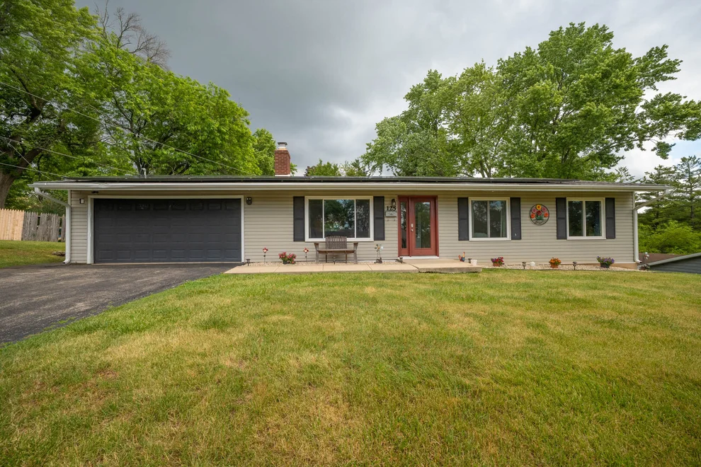 Unit for sale at 125 Cheri Lane, Antioch, IL 60002