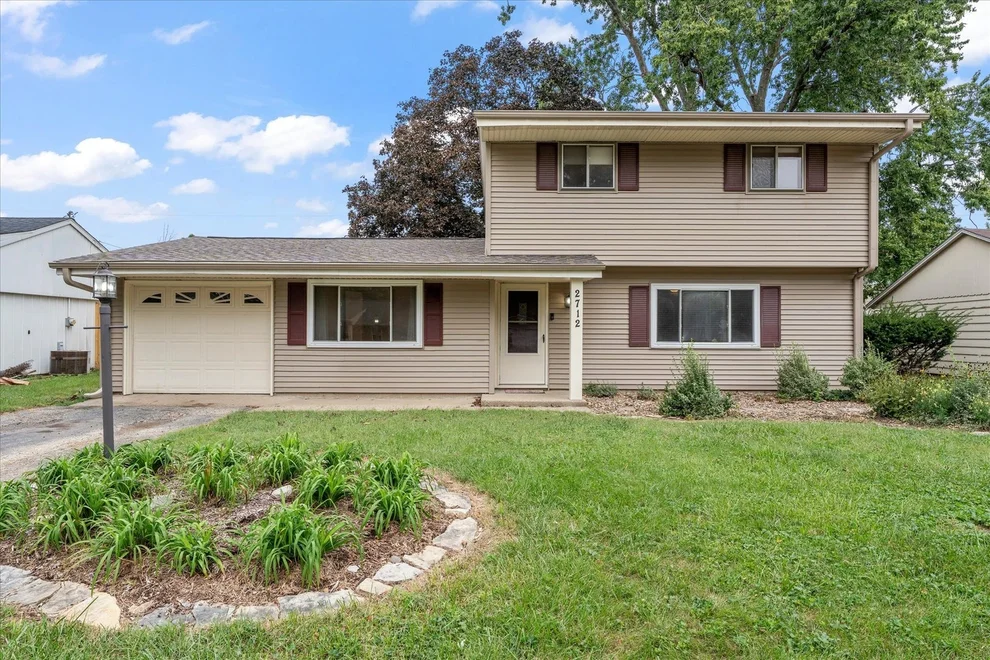 Unit for sale at 2712 Alton Drive, Champaign, IL 61821