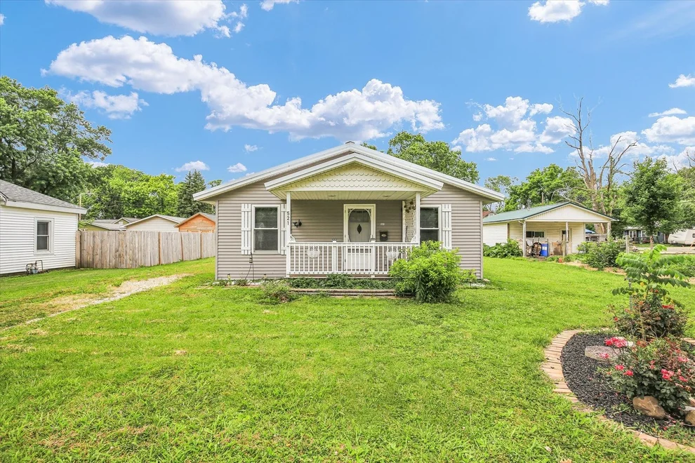 Unit for sale at 521 N McClellan Street, Sullivan, IL 61951