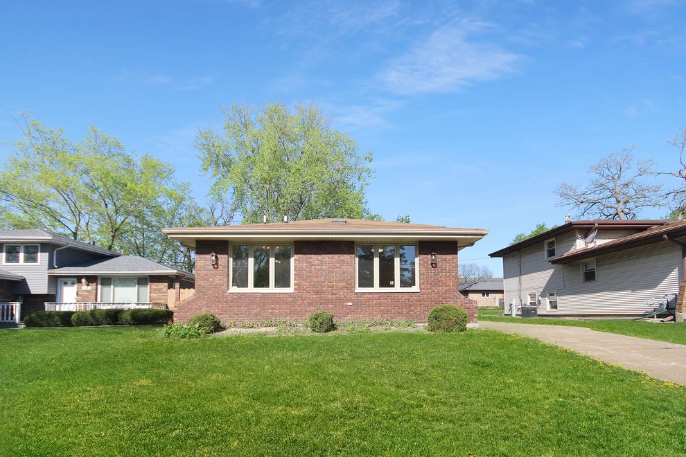 Unit for sale at 15842 Lavergne Avenue, Oak Forest, IL 60452