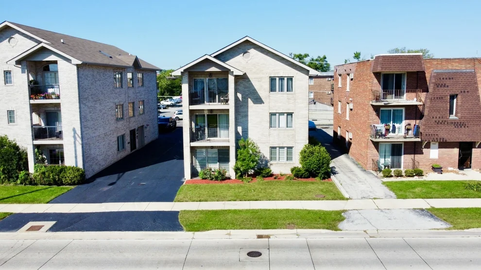 Unit for sale at 10620 Central Avenue, Chicago Ridge, IL 60415