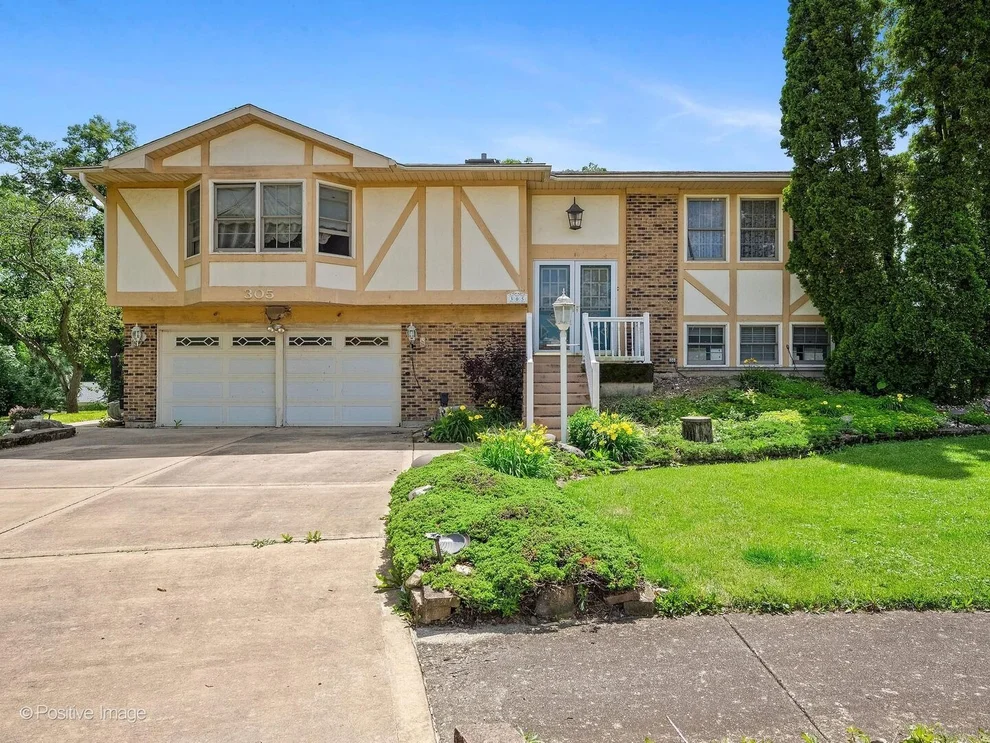 Unit for sale at 305 Sulgrave Court, Bolingbrook, IL 60440