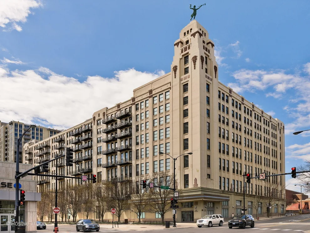 Unit for sale at 758 N Larrabee Street, Chicago, IL 60654
