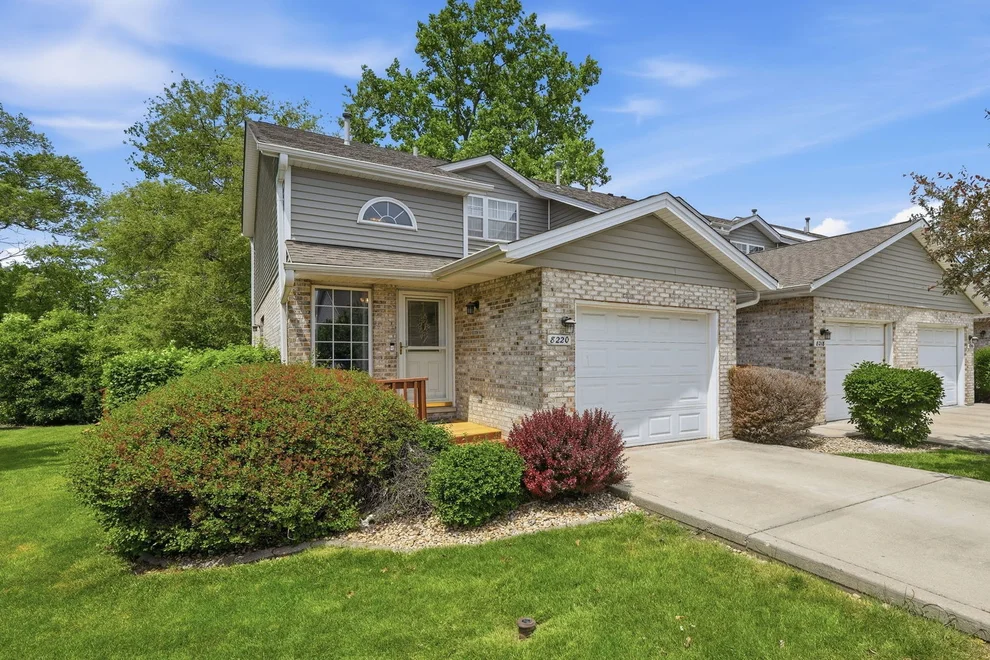Unit for sale at 8220 Daniel Drive, Justice, IL 60458