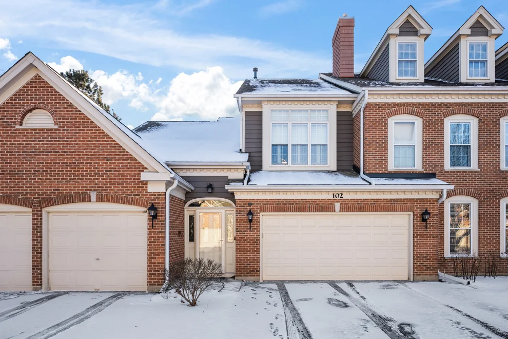 Unit for sale at 102 Yale Court, Glenview, IL 60026