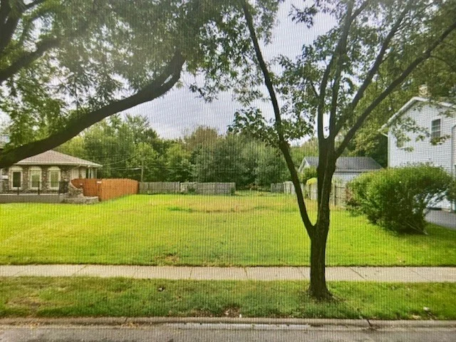 Unit for sale at 215 W LAKE PARK Drive, Addison, IL 60101