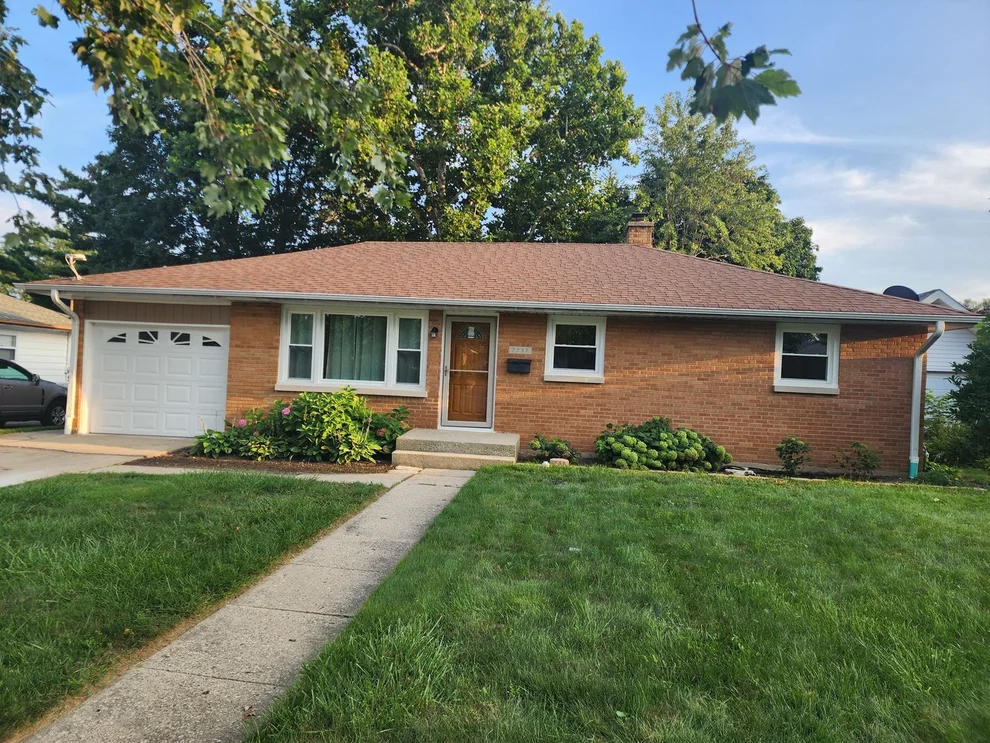 Unit for sale at 2237 9th Parkway, Waukegan, IL 60085