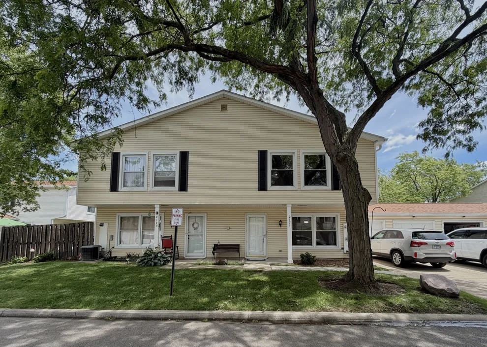 Unit for sale at 2171 Heather Lane, Palatine, IL 60074