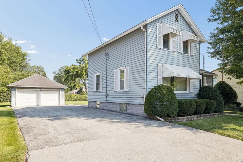 Unit for sale at 1610 Madison Street, Lockport, IL 60441