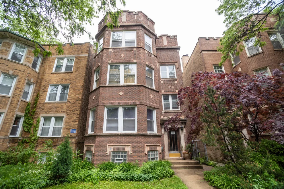 Unit for sale at 2226 W ARTHUR Avenue, Chicago, IL 60645
