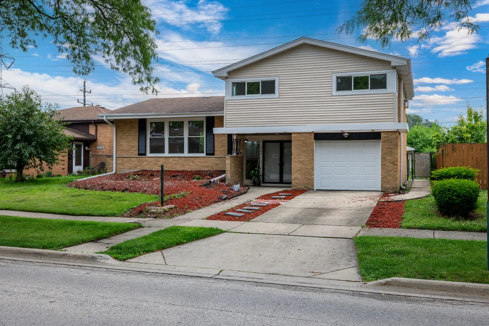 Unit for sale at 7745 Beckwith Road, Morton Grove, IL 60053