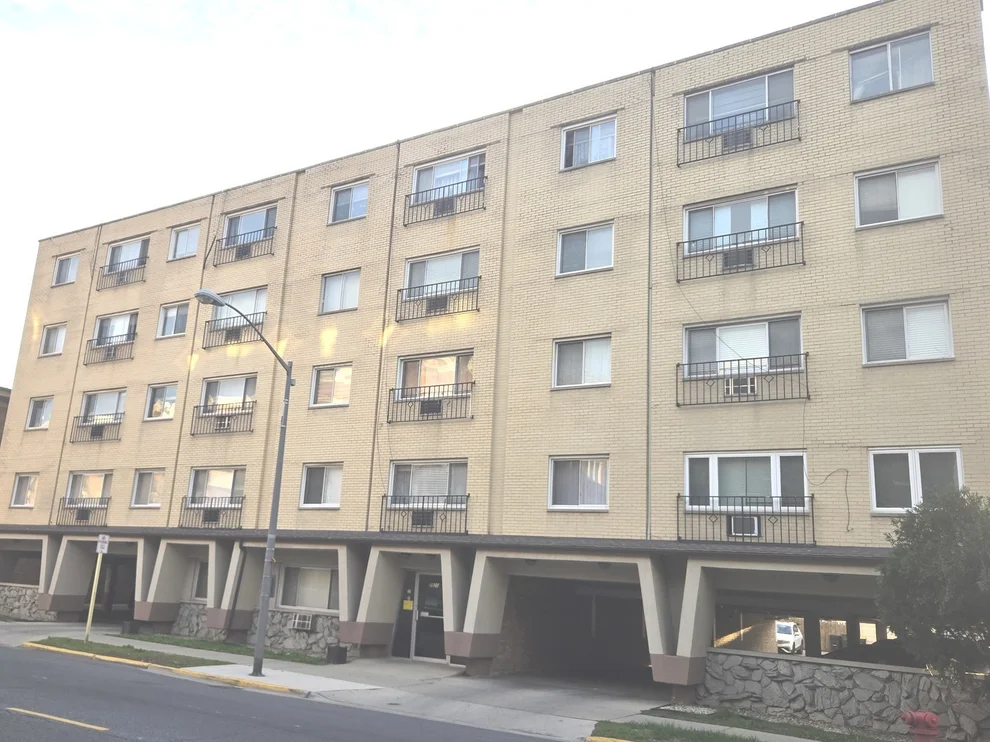 Unit for sale at 2920 N HARLEM Avenue, Elmwood Park, IL 60707
