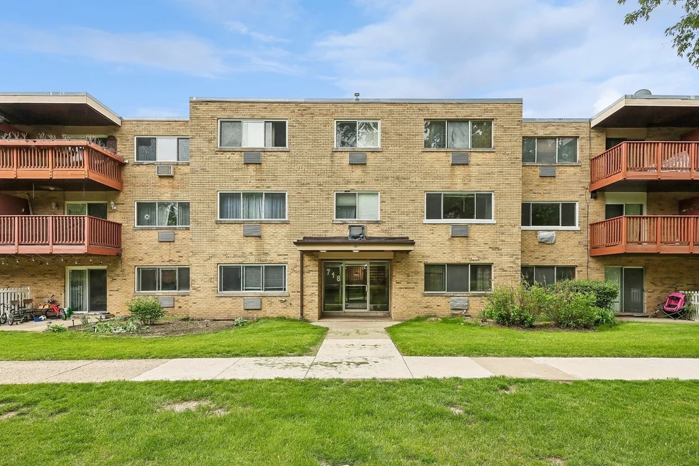 Unit for sale at 718 Dempster Street, Mount Prospect, IL 60056
