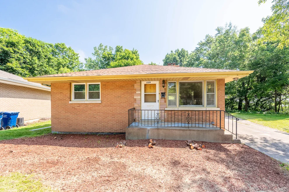 Unit for sale at 1329 Eastview Drive, Waukegan, IL 60085